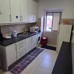 Auristelas بيت شباب