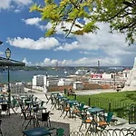 Auristelas بيت شباب Lisboa
